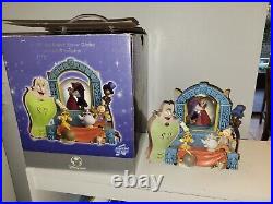 RARE! 1991 Disney Store Beauty and the Beast Belle Wardrobe Musical Snow Globe