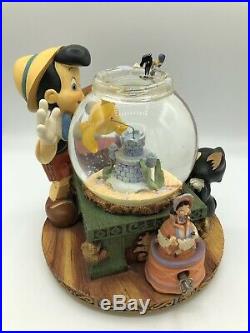 RARE Disney Pinocchio Toyland Fishbowl Cleo Figoro Musical Snow Globe