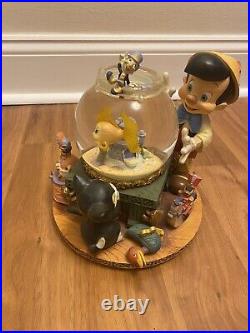 RARE Disney Pinocchio Toyland Fishbowl Cleo Figoro Musical Snow Globe With Box