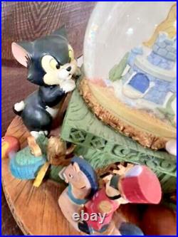 RARE Disney Pinocchio Toyland Fishbowl Cleo Figoro Musical Water Globe
