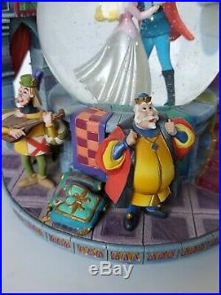 RARE Disney Sleeping Beauty Once Upon The Dream Musical Snow Globe lights up box