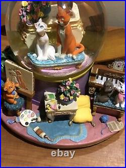 RARE Disney The Aristocats Musical Snow Globe Plays Everybody Wants To Be A Cat