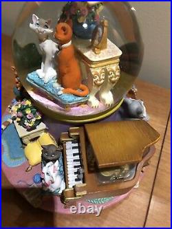 RARE Disney The Aristocats Musical Snow Globe Plays Everybody Wants To Be A Cat