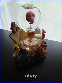 RARE Disney Winnie the Pooh Double Bubble Musical Snow Globe MINT Condition