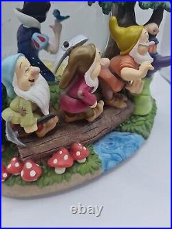 RARE! Large Disney Musical Snow Globe of the Snow White & Seven Dwarfs