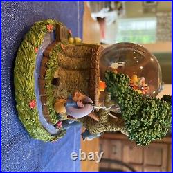 Rare 2009 Disney Winnie The Pooh Tigger's Treehouse Musical Snow Globe