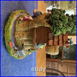 Rare 2009 Disney Winnie The Pooh Tigger's Treehouse Musical Snow Globe