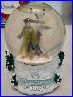 Rare Anastasia Crossroads Snow Globe San Francisco Music Box Co. 1997 Works