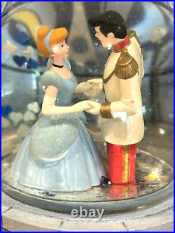 Rare Htf Disney Parks Resorts Cinderella Castle Musical Snow Globe- Issue Read