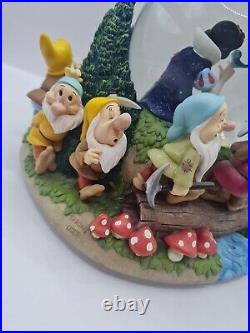 Rare Large Disney Musical Snow Globe of the Snow White & Seven Dwarfs