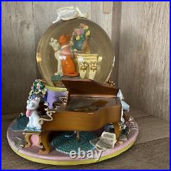 Rare Vintage Aristocats Disney Musical Snow globe (damaged)