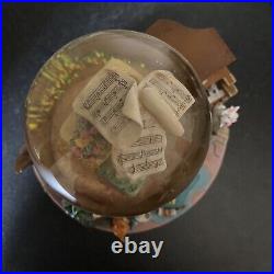 Rare Vintage Aristocats Disney Musical Snow globe (damaged)