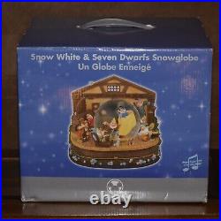 Snow White and the Seven Dwarfs Musical Snow Globe