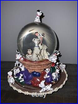 VTG 1989 Disney 101 Dalmatians'Pillow Fight' Musical Snow Globe withMovement RARE