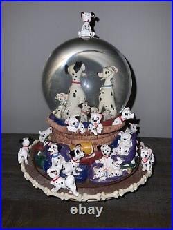 VTG 1989 Disney 101 Dalmatians'Pillow Fight' Musical Snow Globe withMovement RARE