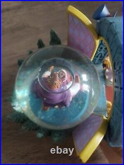VTG 1991 Disney Store Beauty and the Beast Belle Wardrobe Musical Snow Globe