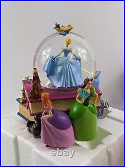 Vintage CINDERELLA MUSICAL SNOW GLOBE DISNEY PRINCESS STEPSISTER RARE