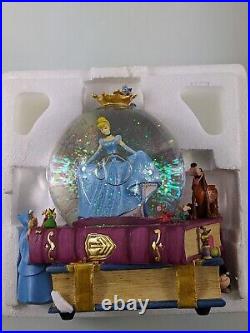 Vintage CINDERELLA MUSICAL SNOW GLOBE DISNEY PRINCESS STEPSISTER RARE