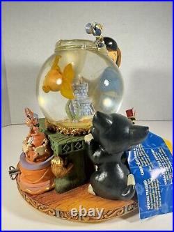 Vtg Disney Pinocchio Toyland Fishbowl Cleo Figoro Musical Snow Globe With Box