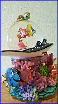 Vtg Disney Pixar FINDING NEMO CORAL REEF ADVENTURE Music Box Figurine Snow Globe