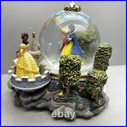 Walt Disney Princess Snow Globe Statue Snow globe Music Box Musical Globe MINT