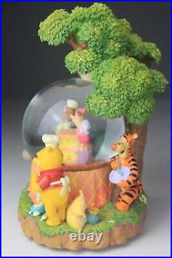 Winnie The Pooh Disney Store Music Snow Globe Rumbly in My Tumbly with Box RARE