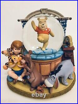 Winnie The Pooh Snow Musical Globe New Disney Store