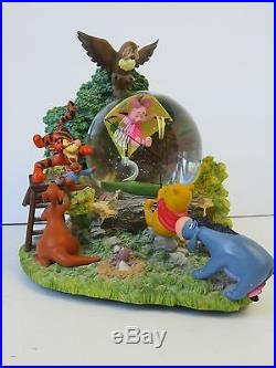 Winnie the Pooh Musical Snow Globe 1963 Wonderland Music Co Disney Sankyo 8 ES1