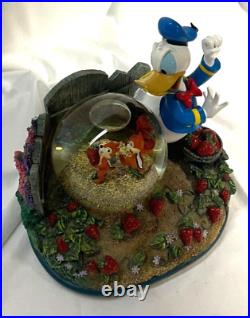 Working Donald Duck Song Disney Musical Snow Globe Donald, Chip & Dale #96022