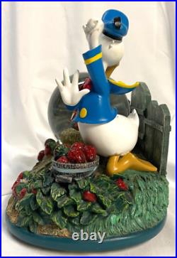 Working Donald Duck Song Disney Musical Snow Globe Donald, Chip & Dale #96022